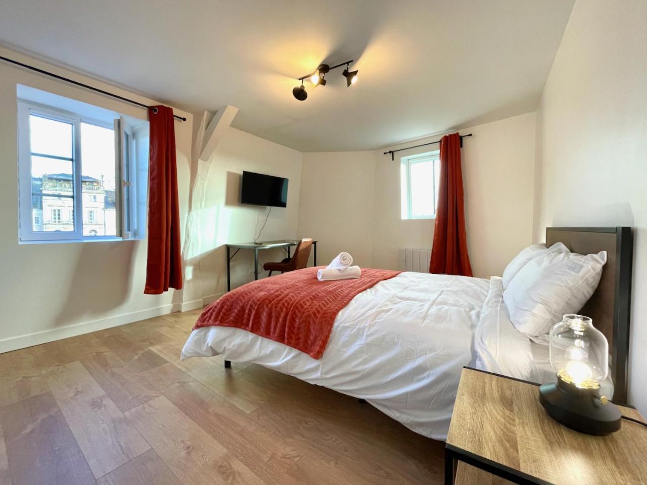 Legendes De La Piste - Sonights Apartment Chateau-du-Loir Bagian luar foto