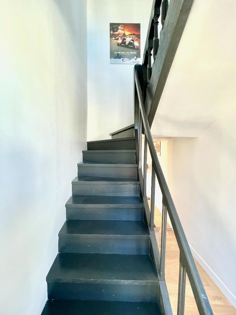 Legendes De La Piste - Sonights Apartment Chateau-du-Loir Bagian luar foto